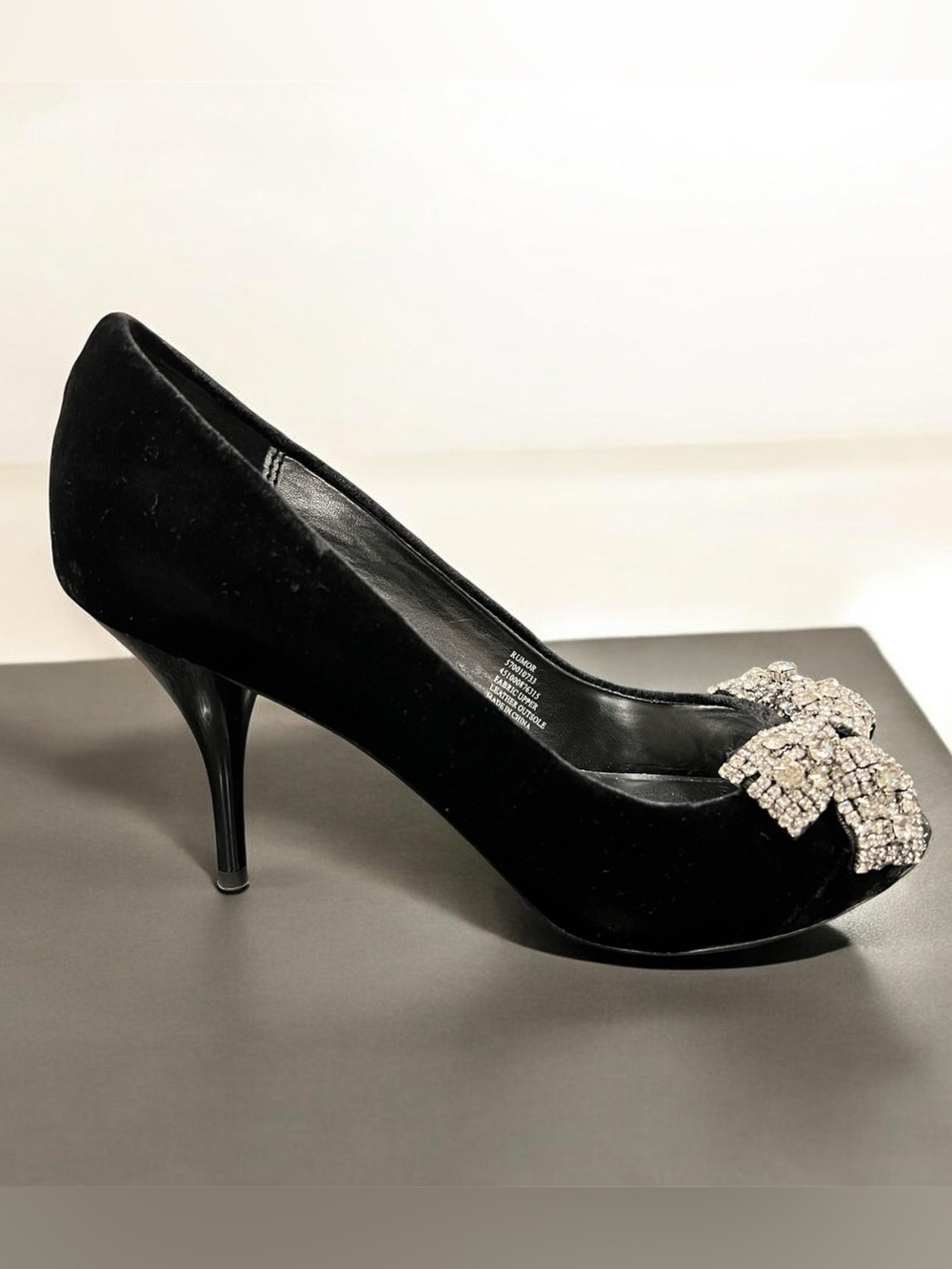 White House Black Market Black Rumor Rhinestone Bow Peep-Toe Heels Size 8
